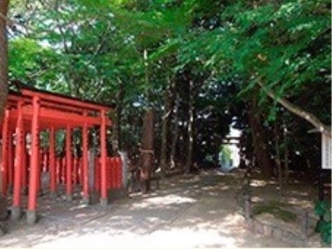 施設周辺には数多くの歴史スポットもあり、神社めぐりなど、日ごろの散歩も観光のようにお楽しみいただける環境である。