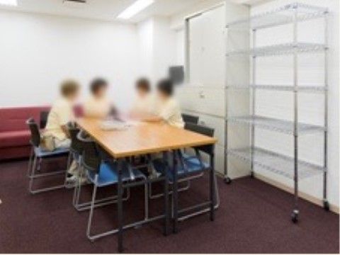 施設内には介護スタッフが24時間体制でスタンバイしている。入居者様お一人おひとりに寄り添うような介護を心がけている。