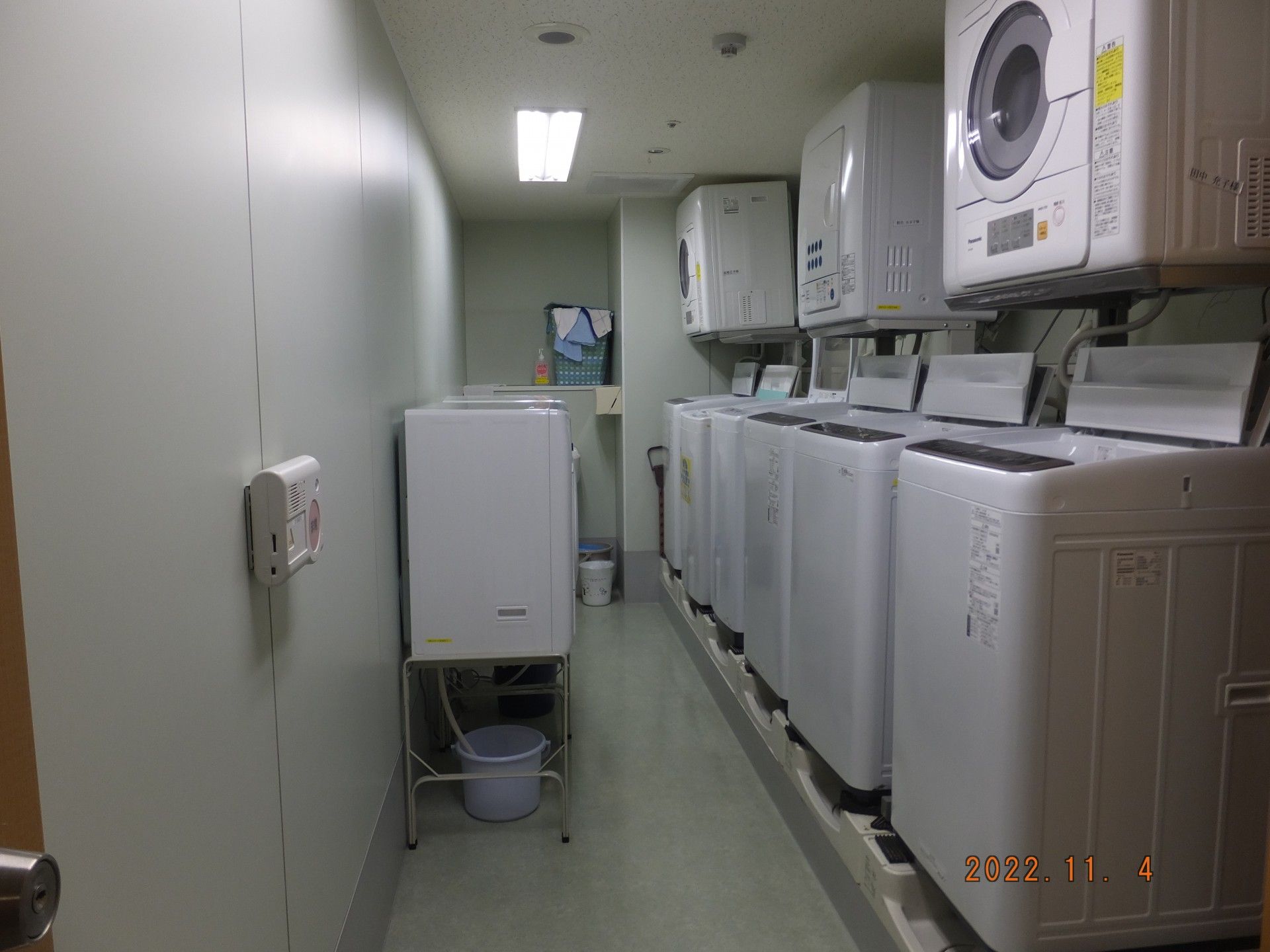 洗濯から乾燥まで行える洗濯室