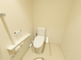 バリアフリーの清潔なトイレ設備