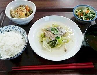 ごはんと味噌汁がセットになったメニュー
