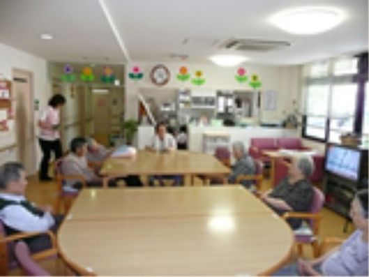 居室内レクリエーション風景1