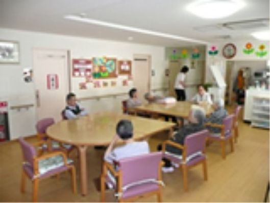 居室内レクリエーション風景2