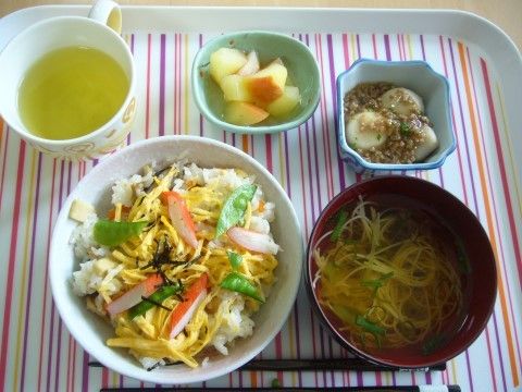 「第二こうせい苑 グループホーム」お食事 栄養満点のお食事を取り、日々の健康を維持してください。