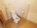 清潔感があり、清掃の行き届いたトイレが設置されている。個室自体は広めに造られているので、車椅子での移動も問題はない。