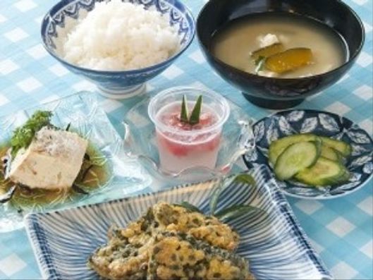 お食事