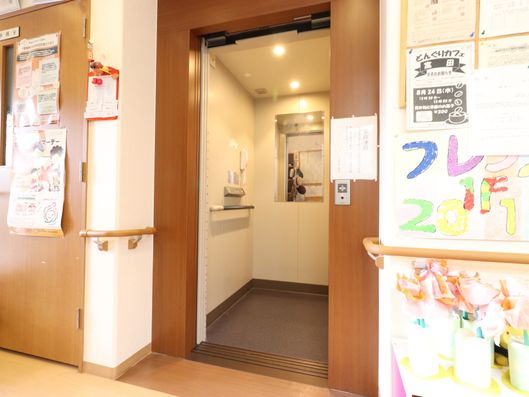 エレベーター付近