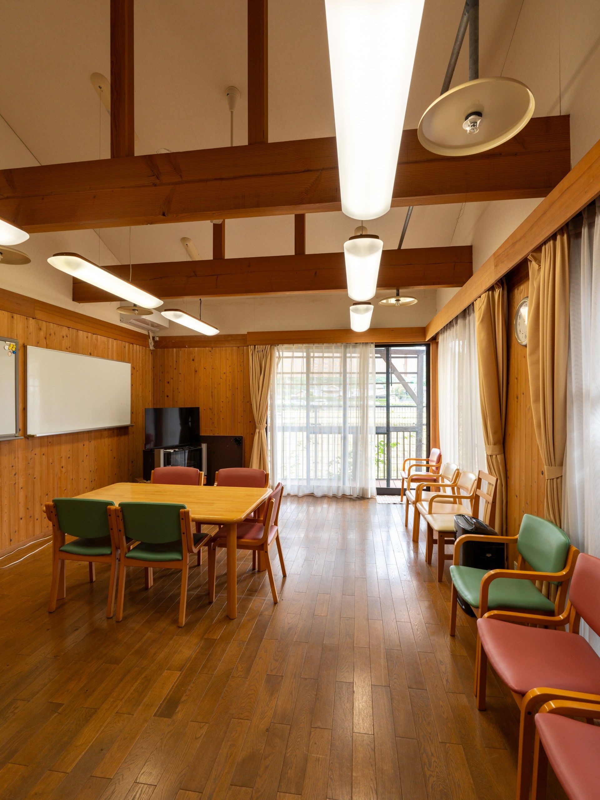 木の温もり感じる部屋