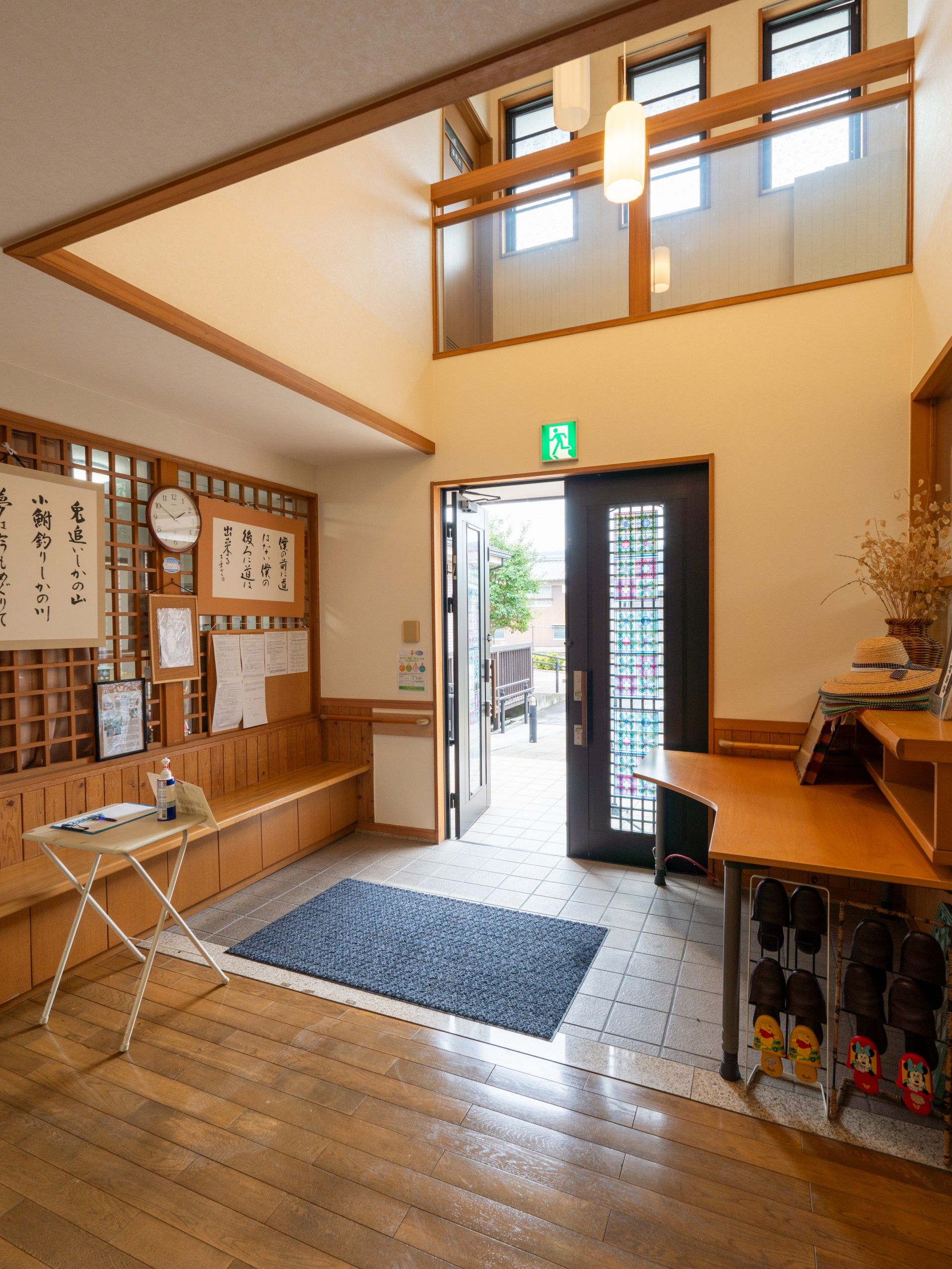 明るい玄関ホール