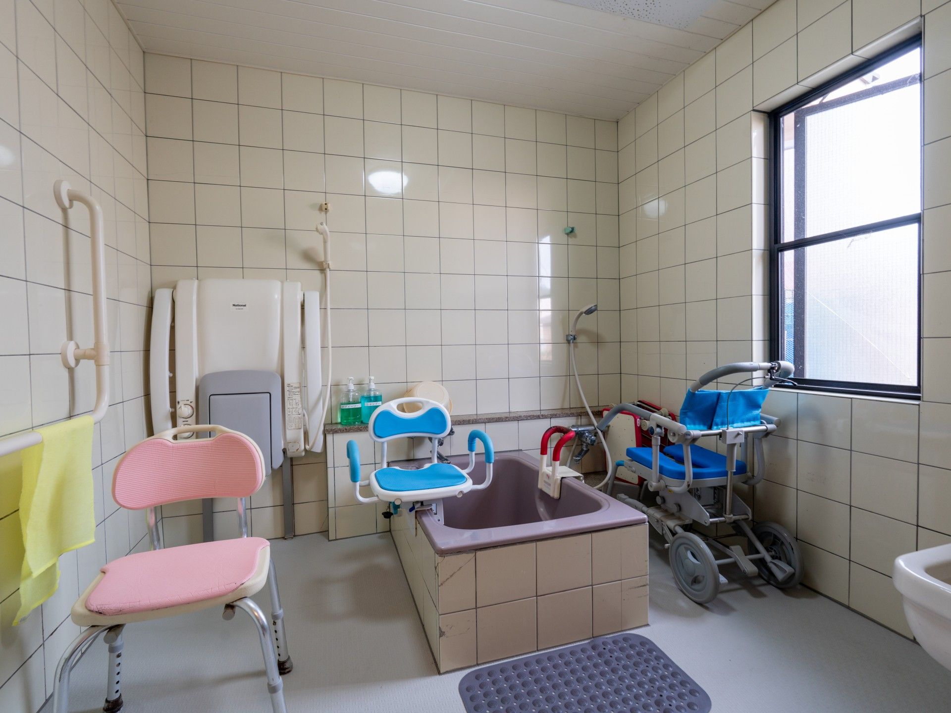 安全に配慮した浴室