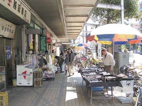 「ローズ・ガーデン」の周辺3・門前仲町。下町のグルメスポット。