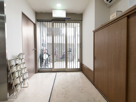 施設玄関