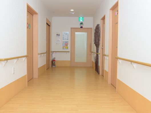 施設の廊下