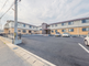 静かな住宅街の施設外観