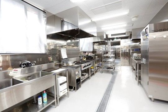 「サービス付き高齢者向け住宅 ロイヤルハイツⅡ」の厨房。美味しいお料理を提供している。