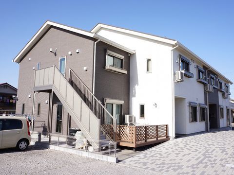 万が一のときのために、建物の端には非常階段のある施設