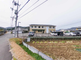 田園風景に囲まれた静かな道路