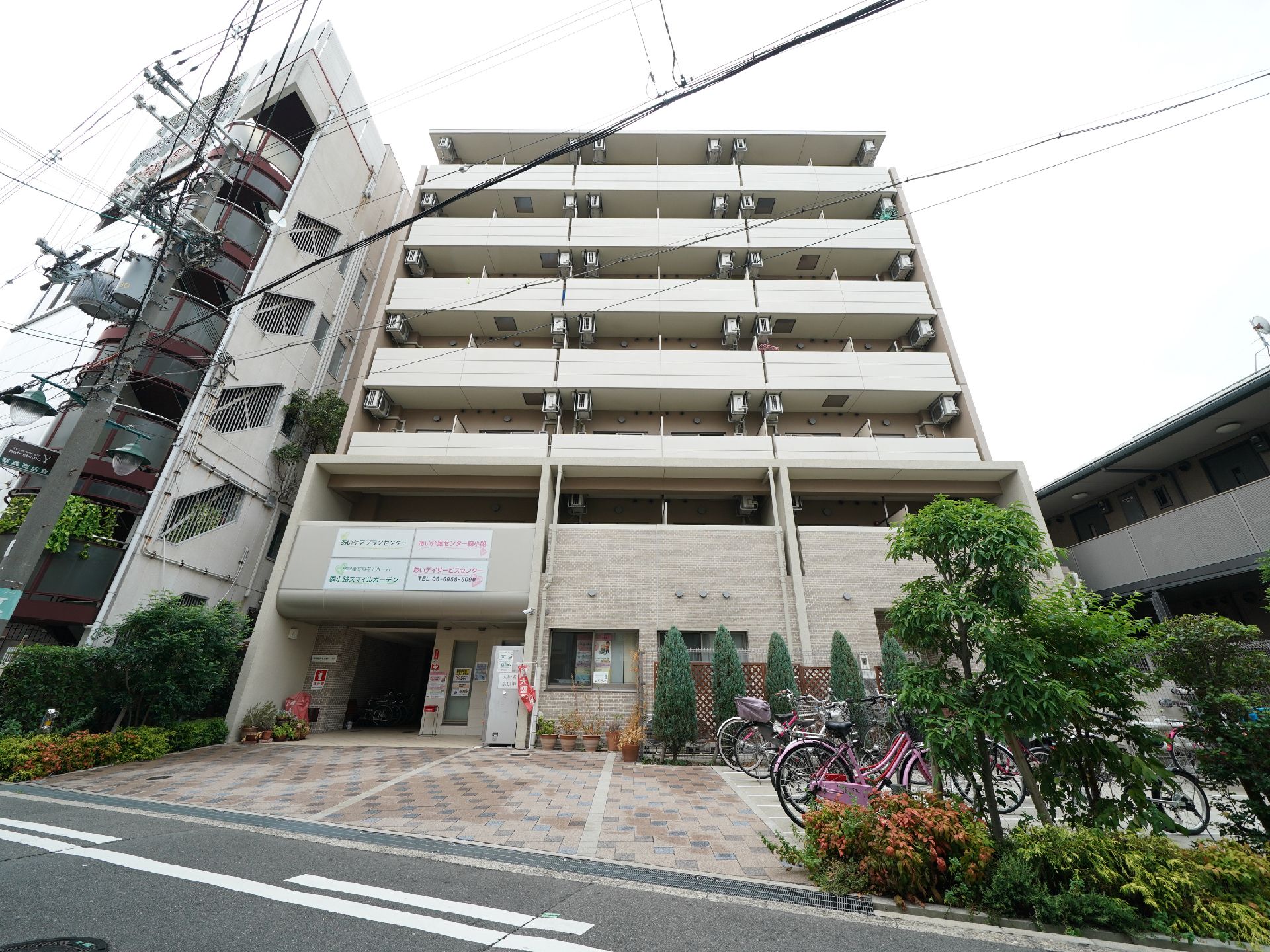 マンションのような、大きい建物に施設がある。各部屋にはベランダが付いているので、快適に過ごしていただける。