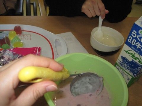 こころ岐阜第１のレクリエーション。おやつ作り。