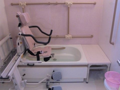 「らんか穂積」の浴室。入浴時の介助も行っている。
