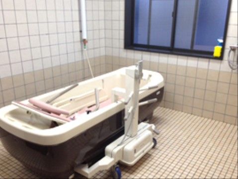 快適な施設の浴室