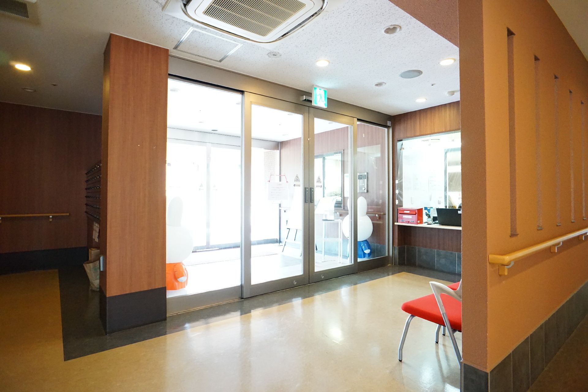 自動ドアを採用したエントランス
