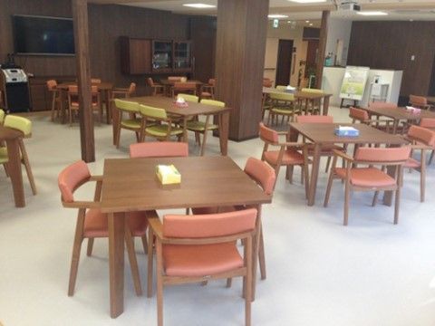 落ち着いた雰囲気の食堂