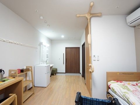 冷蔵庫やエアコン、洗面台といった必要な製品が設置された個室