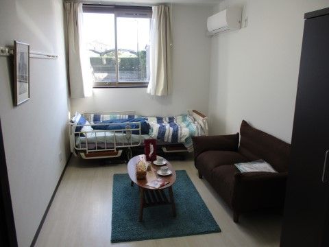 愛の家グループホーム豊橋牛川薬師町の居室（洋室）になります。