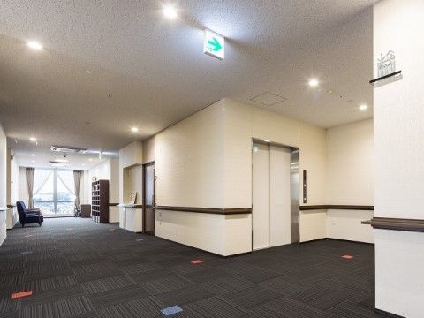 「グリーンビレッジ大里」エレベーター 施設内は、お掃除を徹底しています。