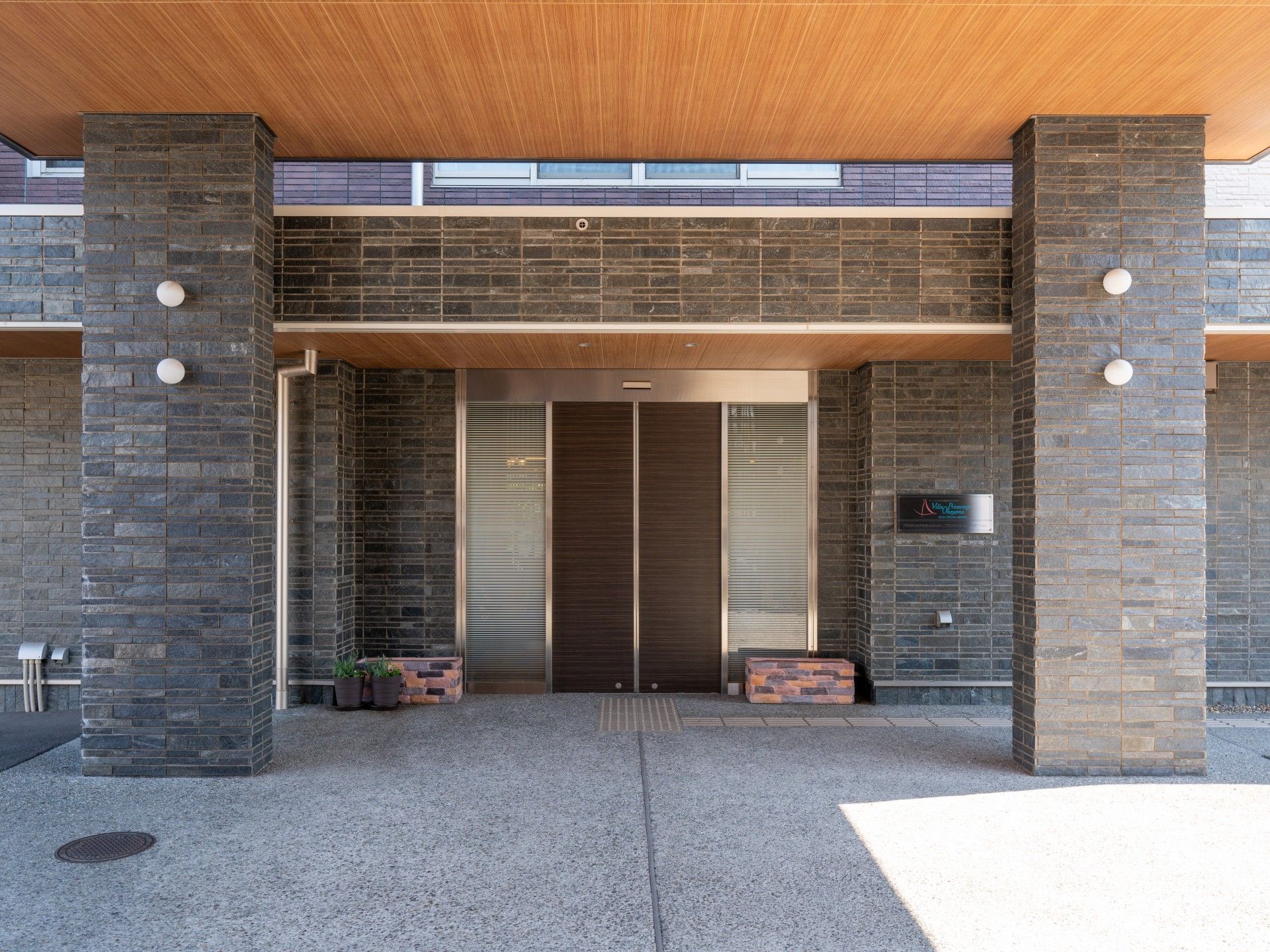 落ち着いた雰囲気の玄関