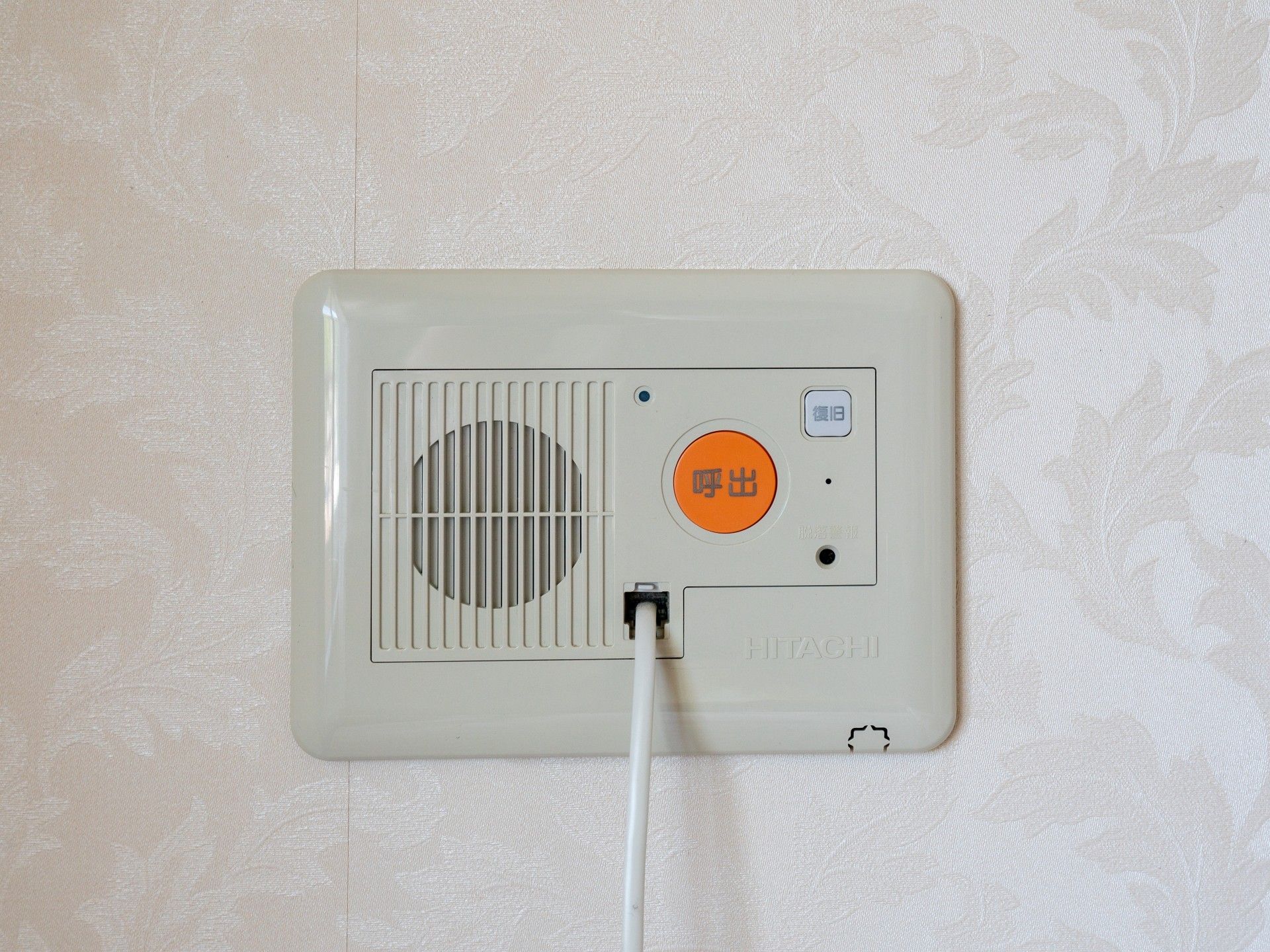 壁の呼び出しボタン