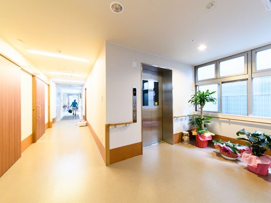 エレベーター前