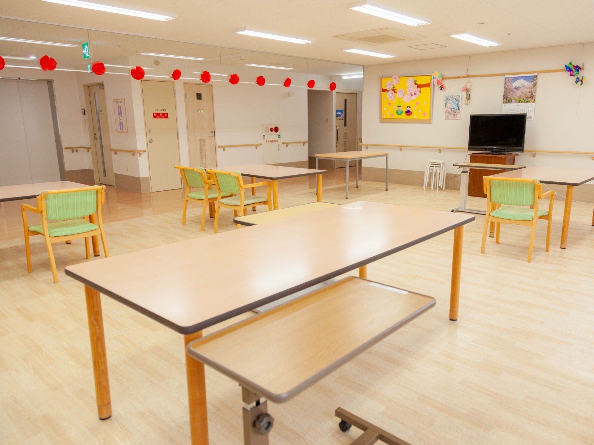 「介護付有料老人ホーム サン太陽ホーム中津川」のお食事。彩り豊かな和定食。