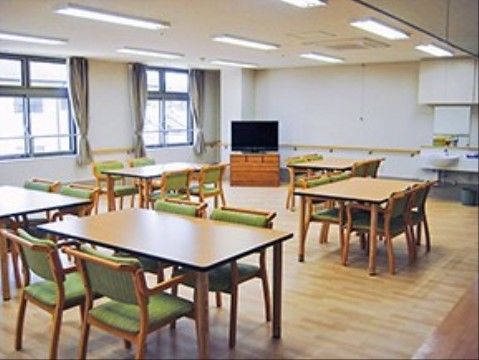 「介護付有料老人ホーム サン太陽ホーム中津川」の食堂。大勢でお食事を楽しめる。