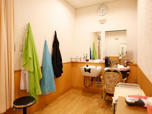 理髪室2
