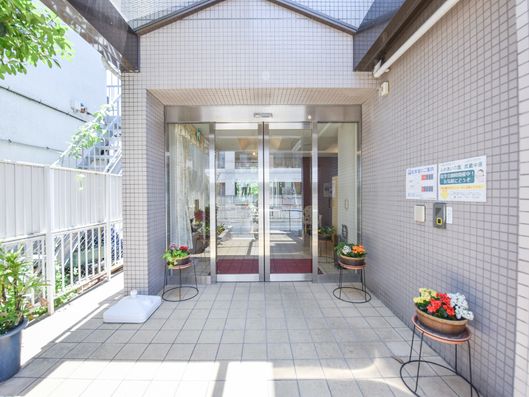 施設玄関２
