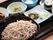 食事は健康管理に気を配ったメニューとなっている。そばなどの日本料理、野菜を使用したおかずなどバランスよく作られている。