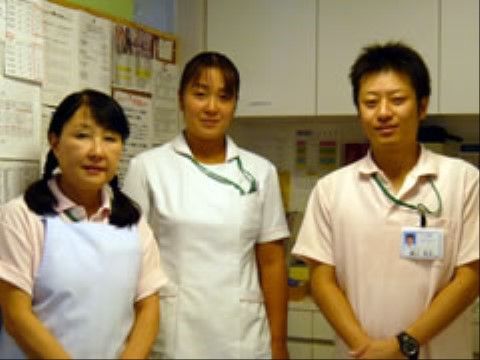 安心してご利用できるようにご入居者様をそばで支える、スタッフと看護師