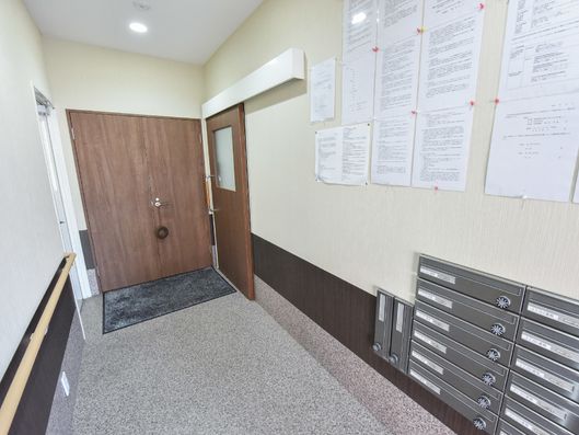 廊下突き当りのドア