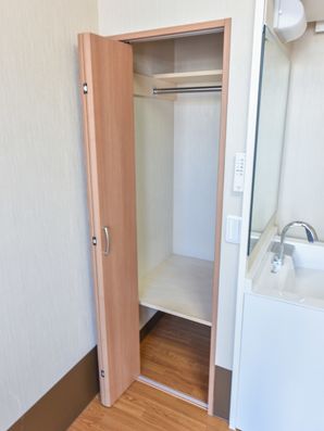 部屋部屋のクローゼット