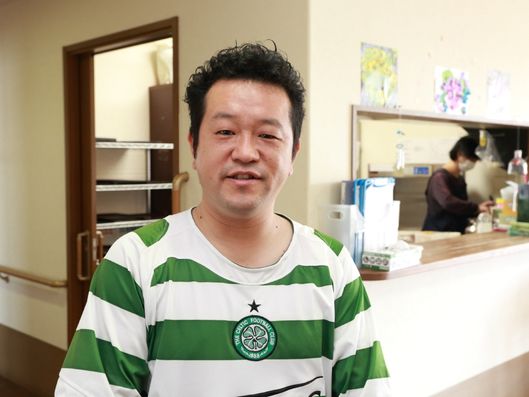 専門スタッフとキッチン