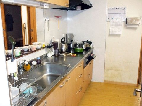 家庭用キッチンで、簡単な料理を作ることできる。普段の食事の用意の手伝いなどもでき、機能維持の訓練にもなっている。