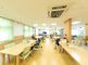 明るく広々とした共用スペース