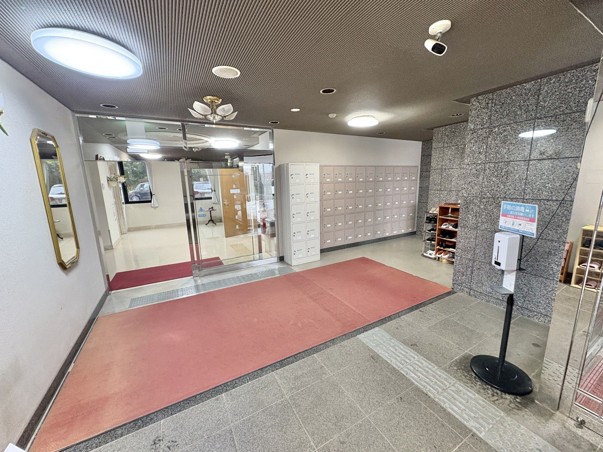 広いエントランス