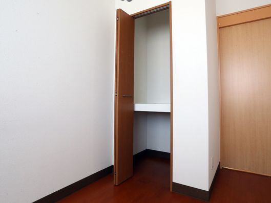 居室内の収納スペース