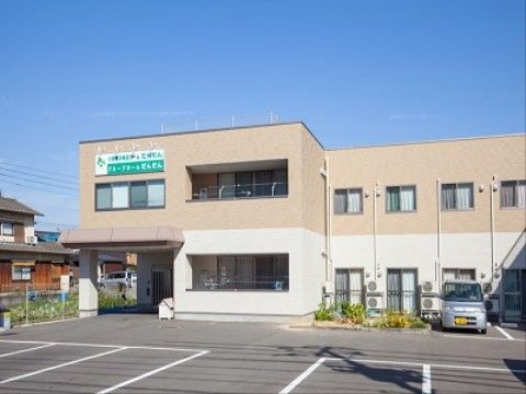 車が停められる、ご家族が来館しやすい駐車場