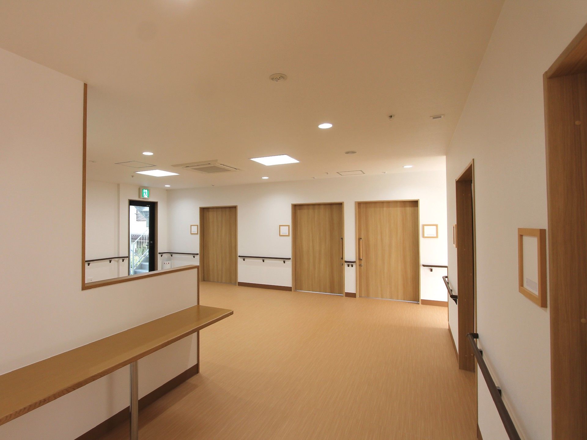 ご入居者様が明けやすいように引き戸となっている各部屋の扉