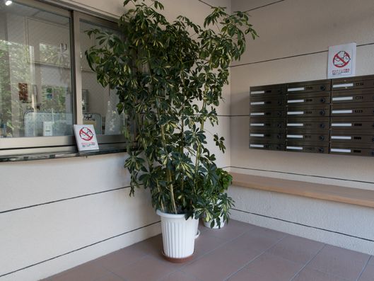 エントランス内の管理事務所受付