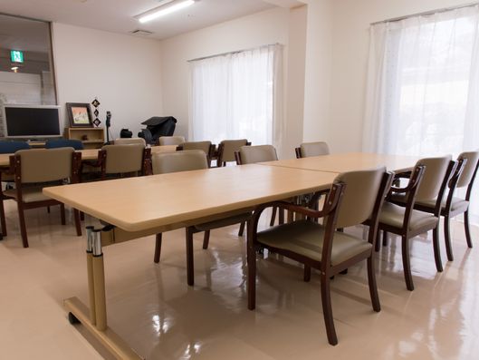 開放的なダイニングルーム